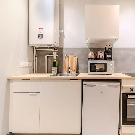Charming 1-Bedroom Apartment Across From Halles Paul Bocuse & Part-Dieu Lyon Buitenkant foto