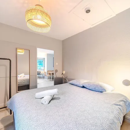 Charming 1-Bedroom Apartment Across From Halles Paul Bocuse & Part-Dieu Lyon Buitenkant foto