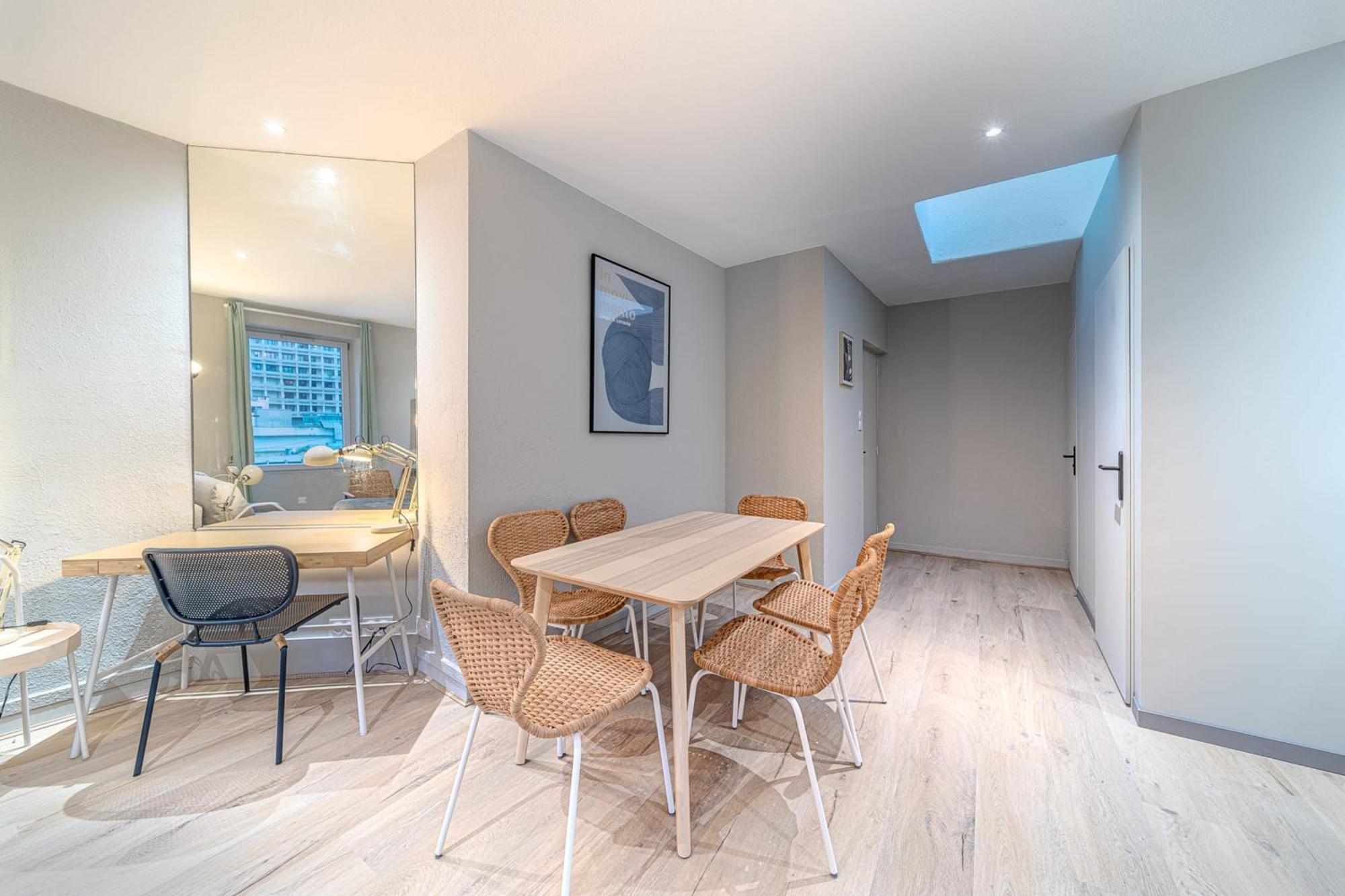 Apartment Charming 1-bedroom Across From Halles Paul Bocuse & Part-dieu